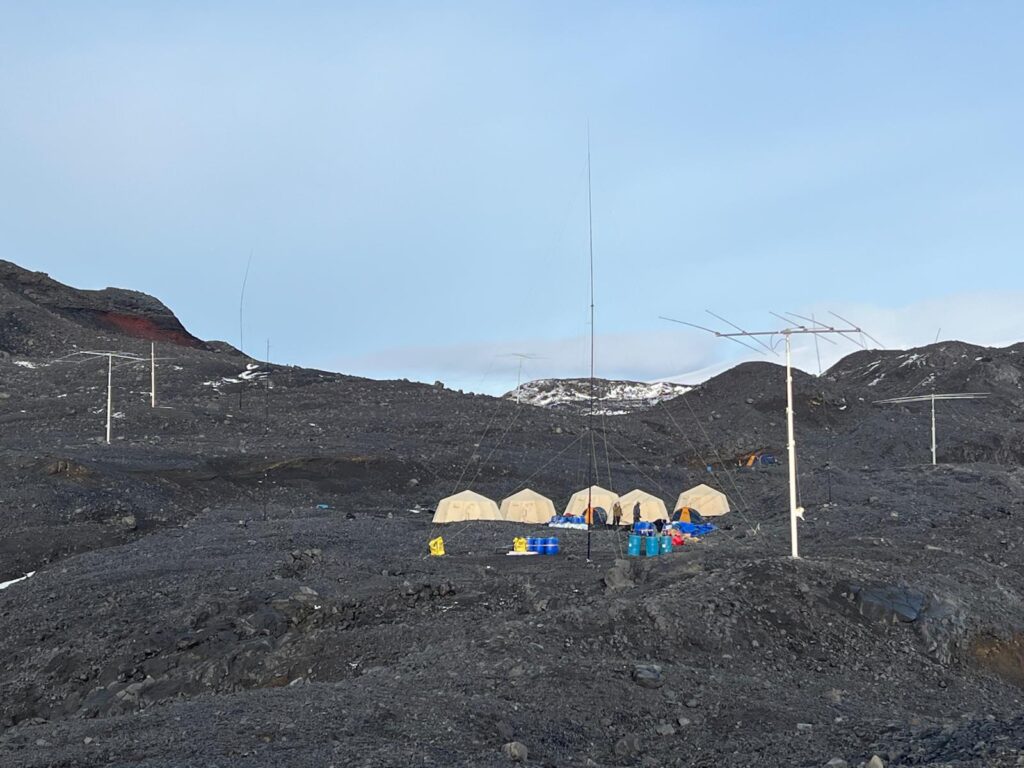 3Y0K - Camp Base